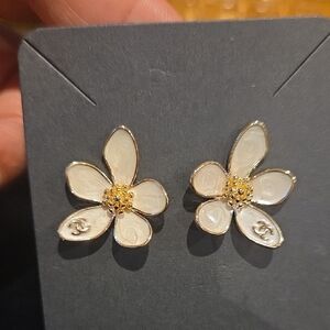 Elegant Gold and Cream Flower Earrings